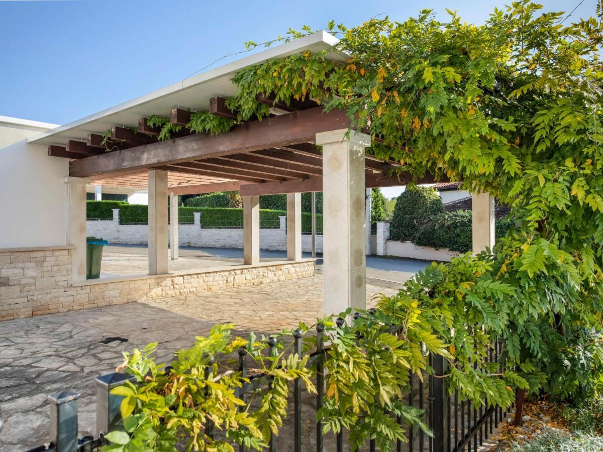 Holiday Home Villa Beach Front By Interhome Savudrija Luaran gambar